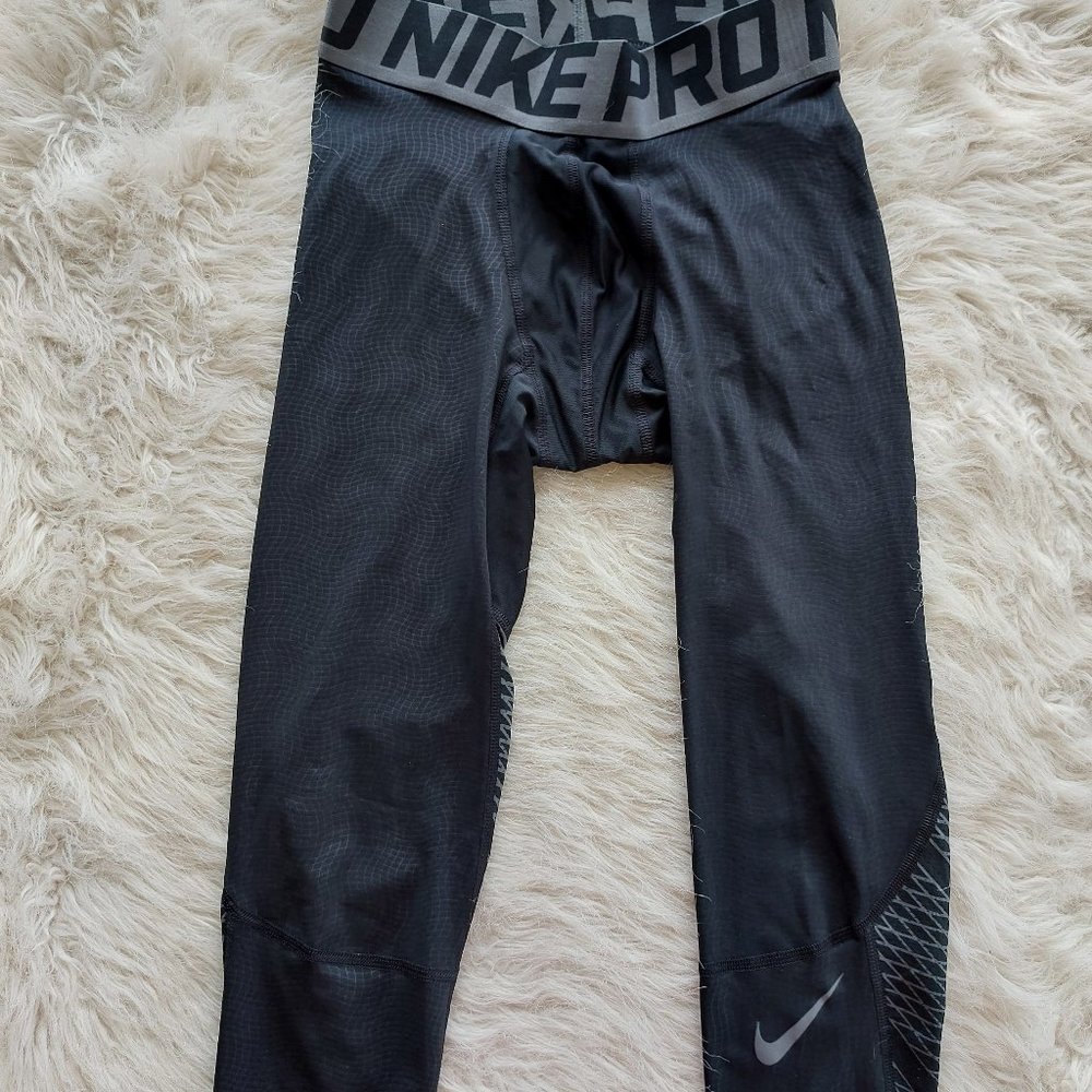 Nike Pro Dri-Fit Men's Black Tight Fit Capri Pants Size S